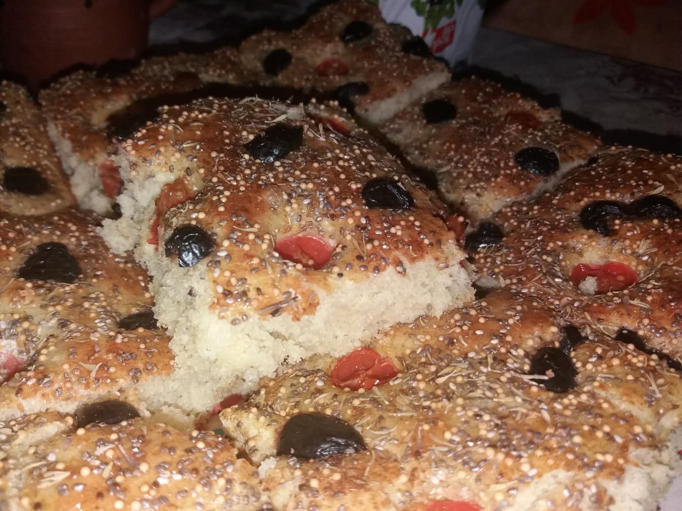 خبز الفوكاشيا اللذيذ للجوتي او العشاء